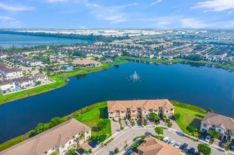 3401 W 94th Terrace Hialeah FL 33018-2079