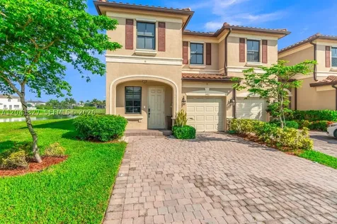 3401 W 94th Terrace Hialeah FL 33018-2079