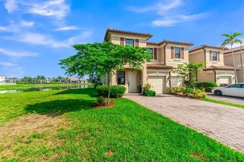3401 W 94th Terrace Hialeah FL 33018-2079