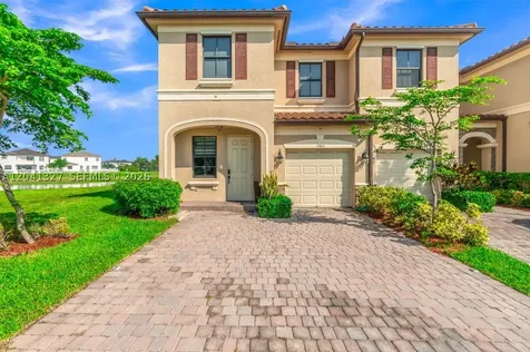 3401 W 94th Terrace Hialeah FL 33018-2079