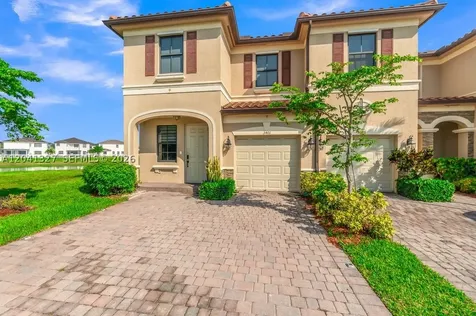 3401 W 94th Terrace Hialeah FL 33018-2079