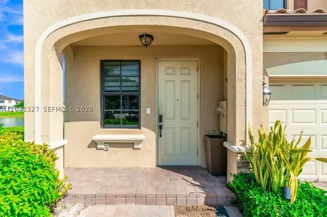 3401 W 94th Terrace Hialeah FL 33018-2079
