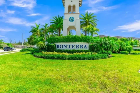 3401 W 94th Terrace Hialeah FL 33018-2079