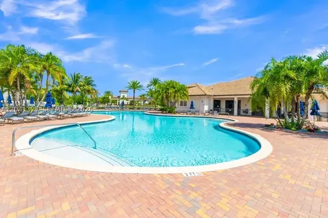 3401 W 94th Terrace Hialeah FL 33018-2079