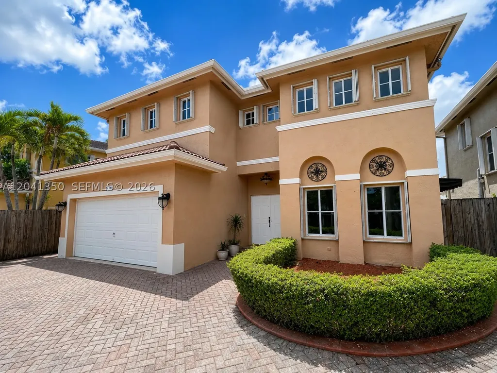 12716 SW 136 Te Miami FL 33186
