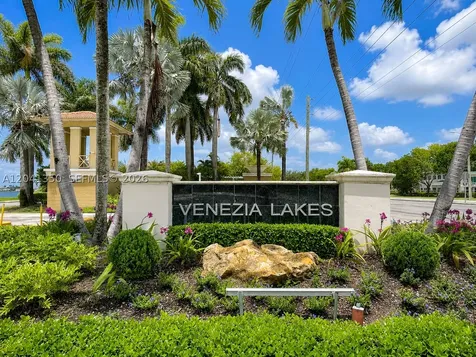12716 SW 136 Te Miami FL 33186