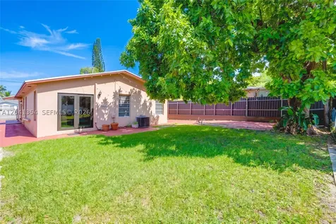 3210 NW 19th Street Miami FL 33125