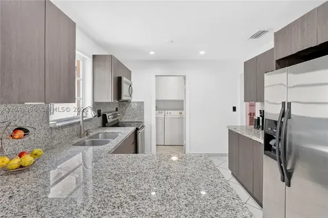 3210 NW 19th Street Miami FL 33125