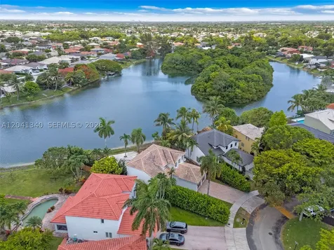16335 SW 81 Street Miami FL 33193