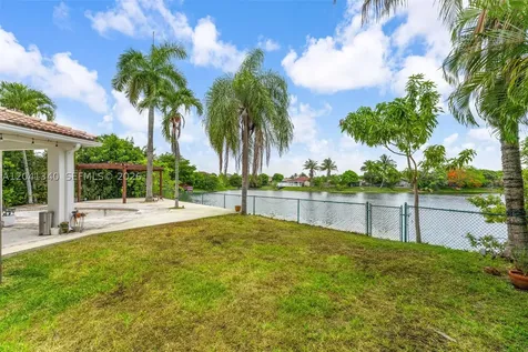 16335 SW 81 Street Miami FL 33193