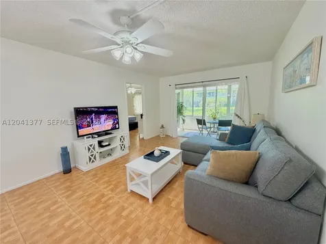 1203 Bahama Bend Coconut Creek FL 33066