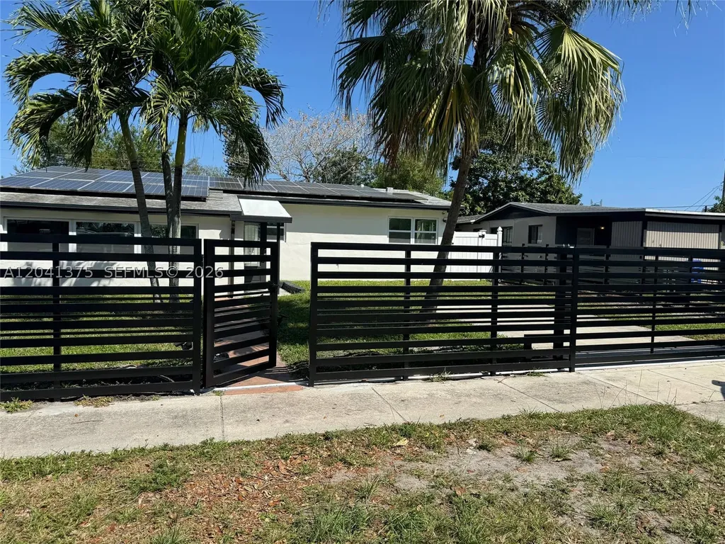 6453 Meade Street Hollywood FL 33024