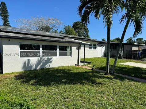 6453 Meade Street Hollywood FL 33024