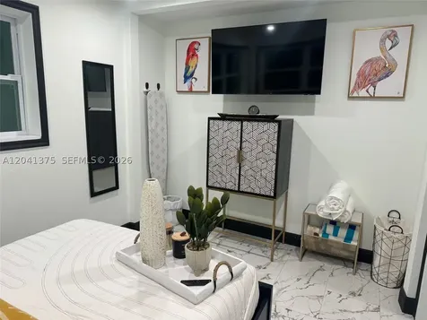 6453 Meade Street Hollywood FL 33024