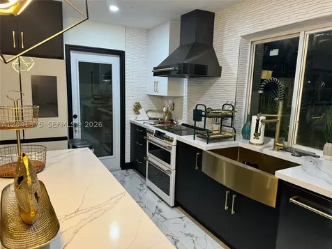 6453 Meade Street Hollywood FL 33024