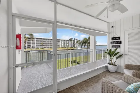 111 Shore Court North Palm Beach FL 33408