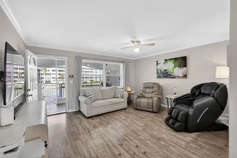 111 Shore Court North Palm Beach FL 33408