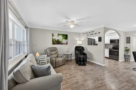 111 Shore Court North Palm Beach FL 33408