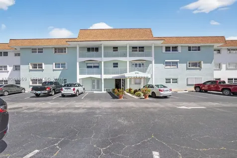 111 Shore Court North Palm Beach FL 33408