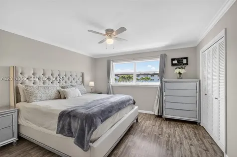 111 Shore Court North Palm Beach FL 33408