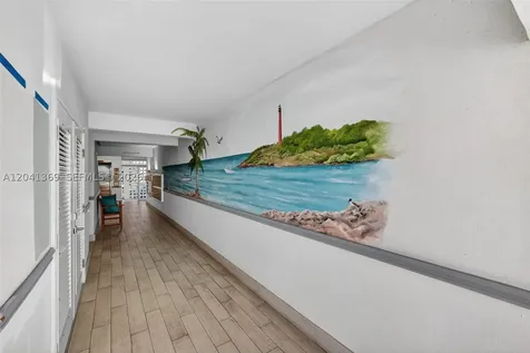111 Shore Court North Palm Beach FL 33408