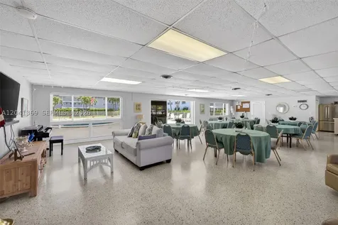 111 Shore Court North Palm Beach FL 33408