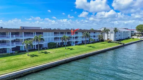 111 Shore Court North Palm Beach FL 33408