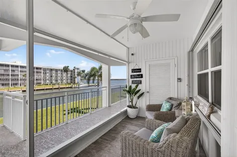 111 Shore Court North Palm Beach FL 33408