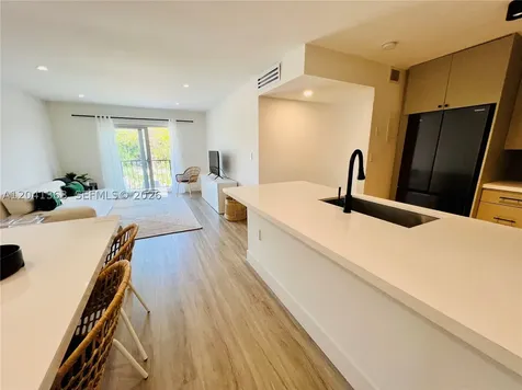 1900 Meridian Avenue Miami Beach FL 33139