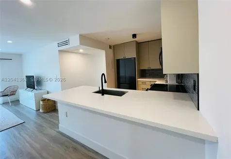 1900 Meridian Avenue Miami Beach FL 33139