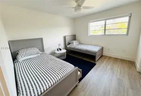 1900 Meridian Avenue Miami Beach FL 33139