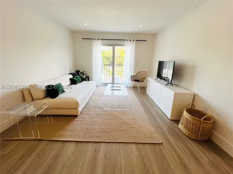 1900 Meridian Avenue Miami Beach FL 33139