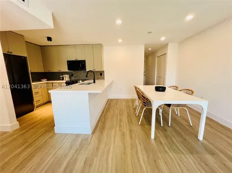 1900 Meridian Avenue Miami Beach FL 33139