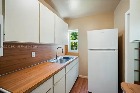 2750 NW 4th Street Miami FL 33125