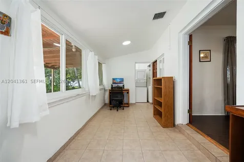 2750 NW 4th Street Miami FL 33125