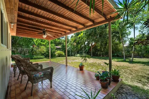 2750 NW 4th Street Miami FL 33125