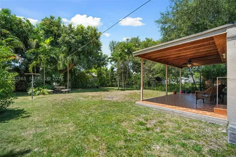 2750 NW 4th Street Miami FL 33125