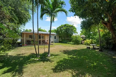 2750 NW 4th Street Miami FL 33125