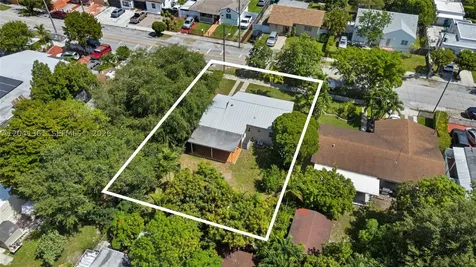 2750 NW 4th Street Miami FL 33125