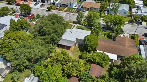 2750 NW 4th Street Miami FL 33125