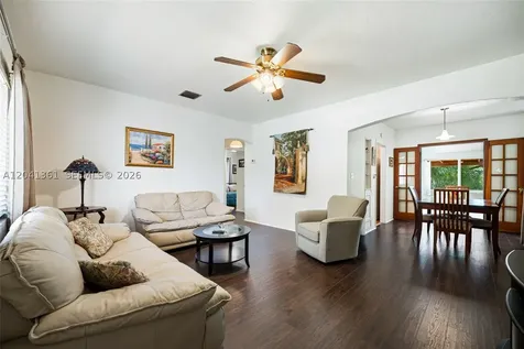 2750 NW 4th Street Miami FL 33125
