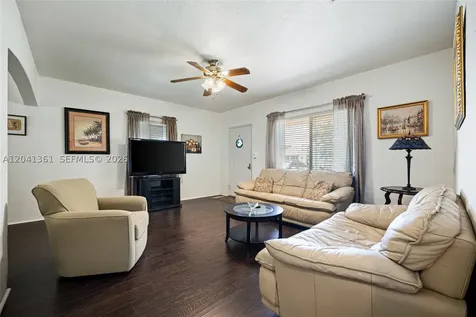 2750 NW 4th Street Miami FL 33125