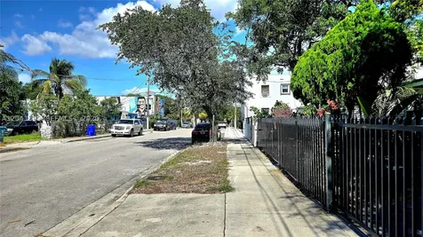 241 NW 32nd Street Miami FL 33127