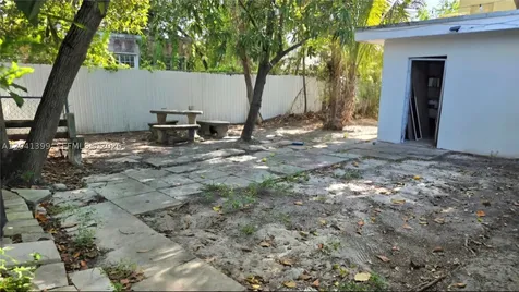 241 NW 32nd Street Miami FL 33127