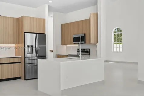 3040 SW 44th Court Dania Beach FL 33312