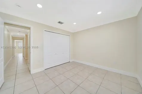 17620 NW 73rd Avenue Hialeah FL 33015