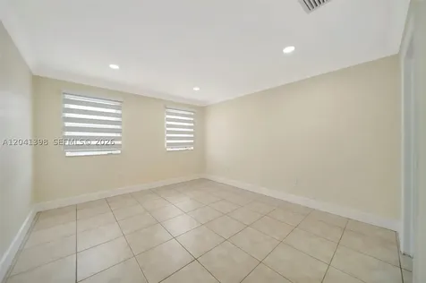 17620 NW 73rd Avenue Hialeah FL 33015