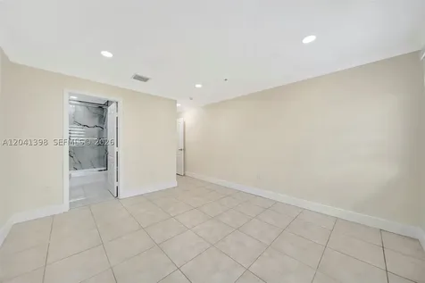 17620 NW 73rd Avenue Hialeah FL 33015