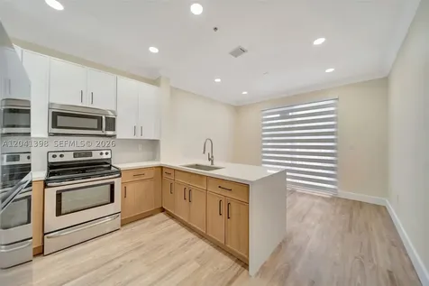 17620 NW 73rd Avenue Hialeah FL 33015