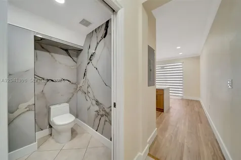 17620 NW 73rd Avenue Hialeah FL 33015